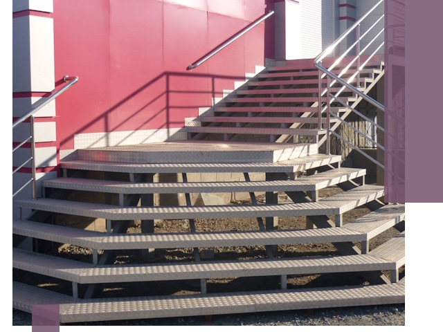 Лестницы для магазина в Электростали — изготовление и монтаж