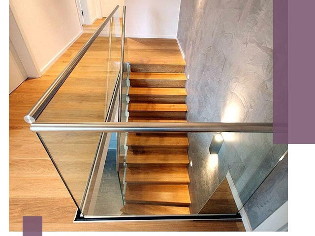 Перила для лестницы в доме — изготовление и монтаж в Электростали