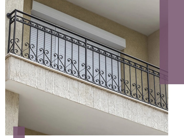 Балконные ограждения из металла и стекла в Электростали для домов