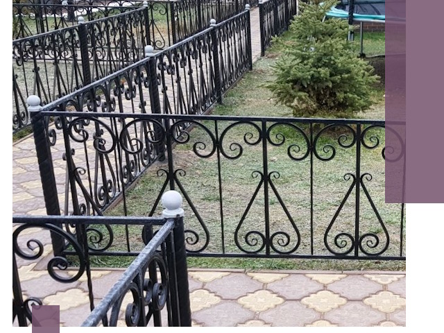 Кованые газонные ограждения под ключ в Электростали
